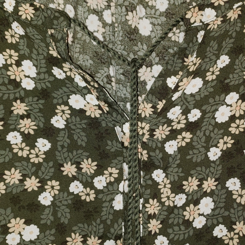 Dress - Picture 2 of 8